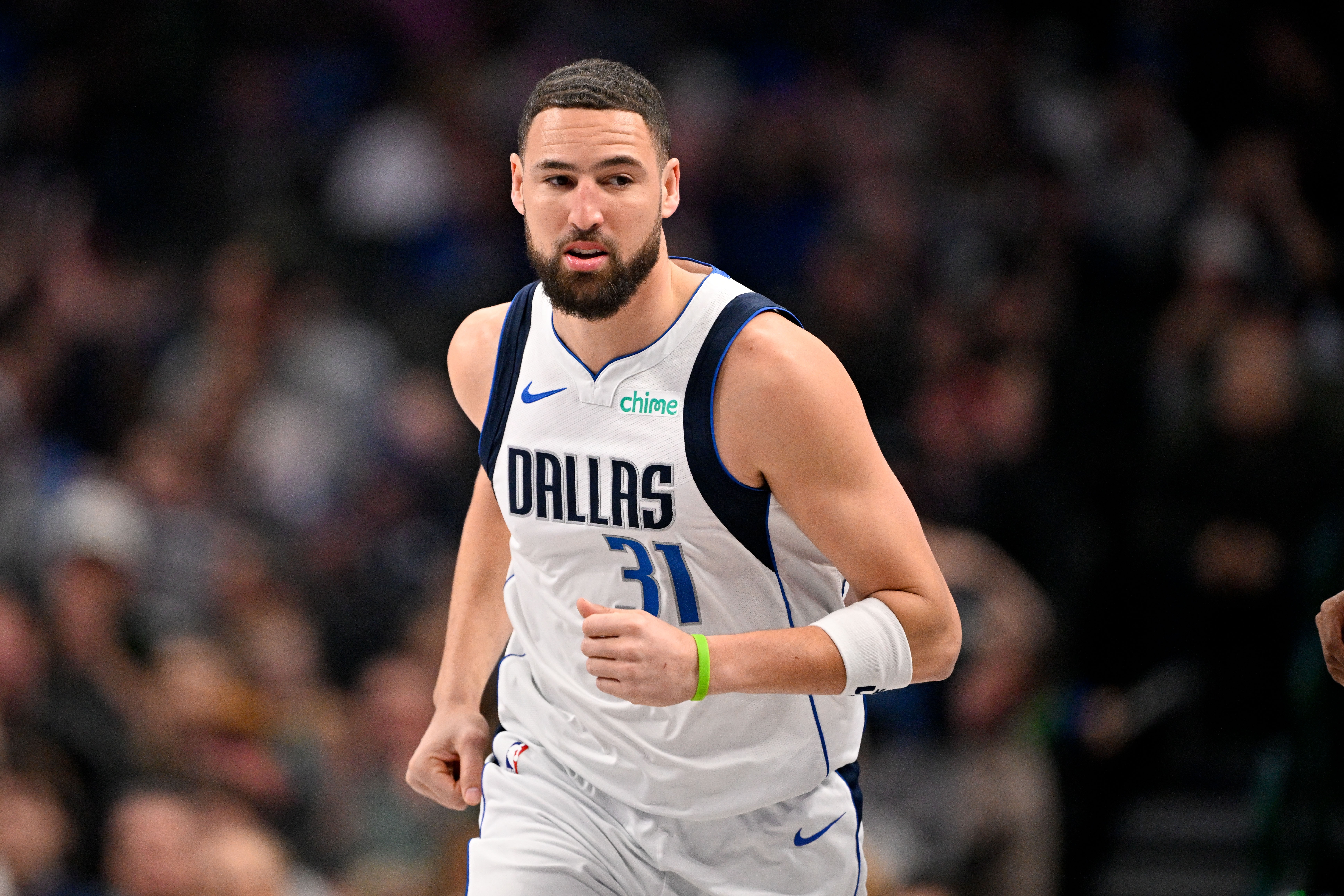 开云体育-铁麻了！克莱替补10中2&amp;三分7中1仅拿5分1板2助