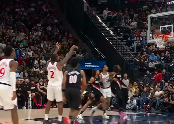 KaiyunSports-稳稳的！小卡造杀伤罚球命中 个人连续第52场20+延续个人纪录